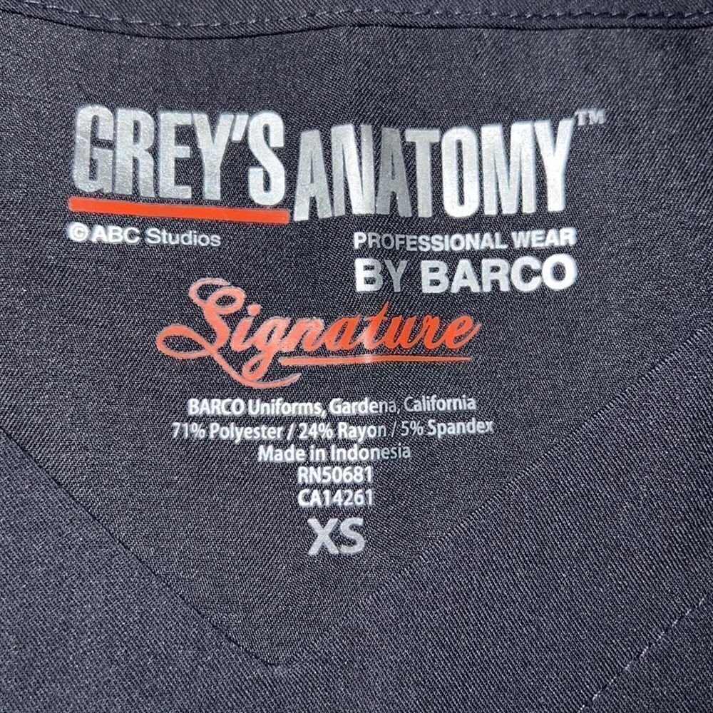 GREYS ANATOMY Signature 2 Welt Pocket V-Neck Scrub Top-XS NWT - Picture 7 of 10
